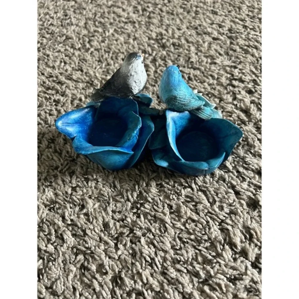 Blue‎ and Gray Bird Floral figurine approximately 5